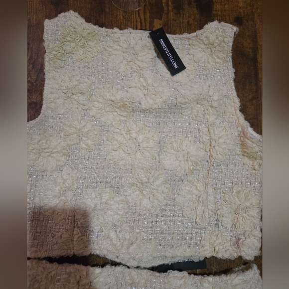 Two-Piece set - Picture 4 of 5